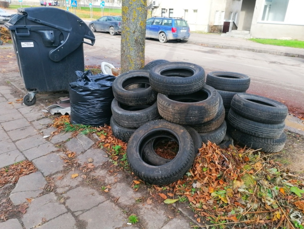 Kur dėti nebetinkamas naudoti automobilių padangas