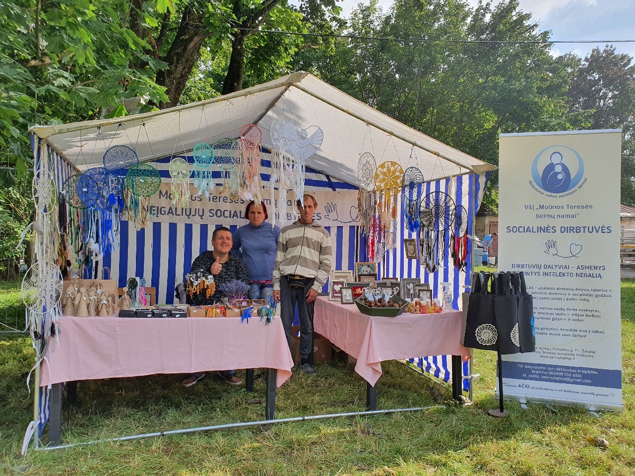 Socialinę neįgaliųjų atskirtį mažina kurdami bendruomenę