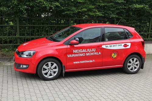Startuoja neįgaliųjų vairavimo kursai 2022