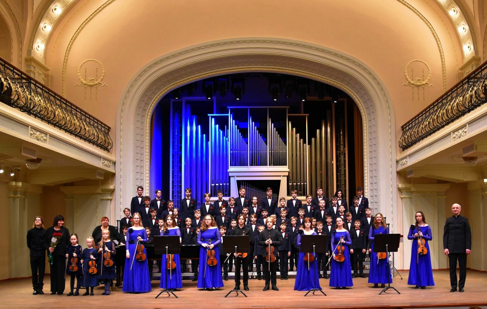 Šiaulių jaunieji talentai pasirodė nacionalinės filharmonijos Didžiojoje salėje