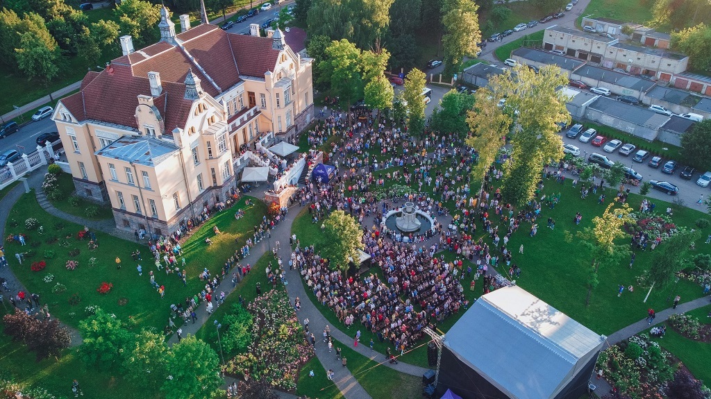 Šiauliuose prasideda muzikinė vasara – atidarytas XIX tarptautinis Chaimo Frenkelio vilos vasaros festivalis