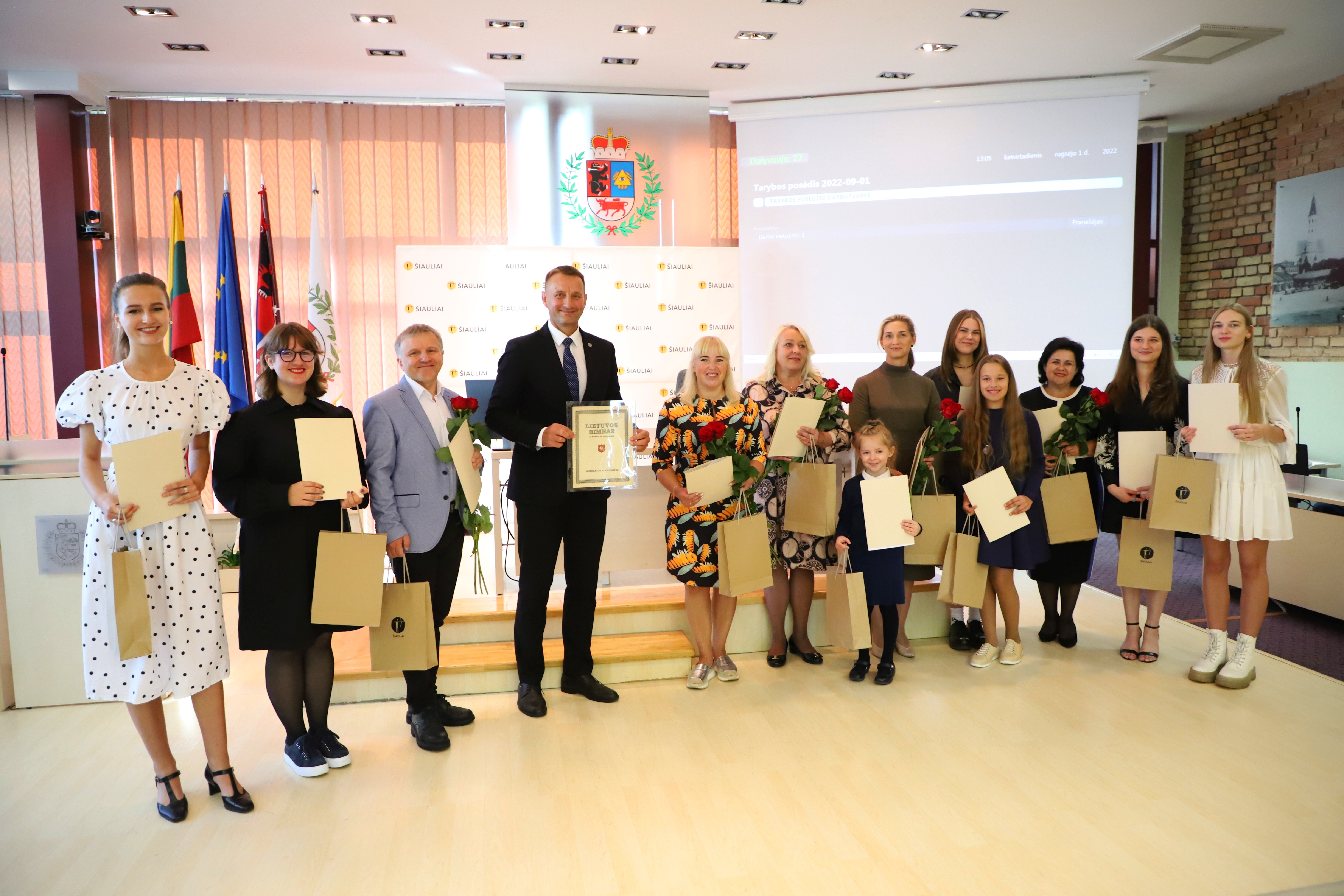 Pasveikinti konkurso ,,Dainų dainelė“ laureatai