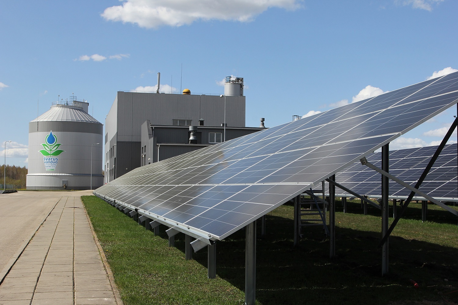 Nuotekų valykloje užbaigta saulės elektrinės statyba