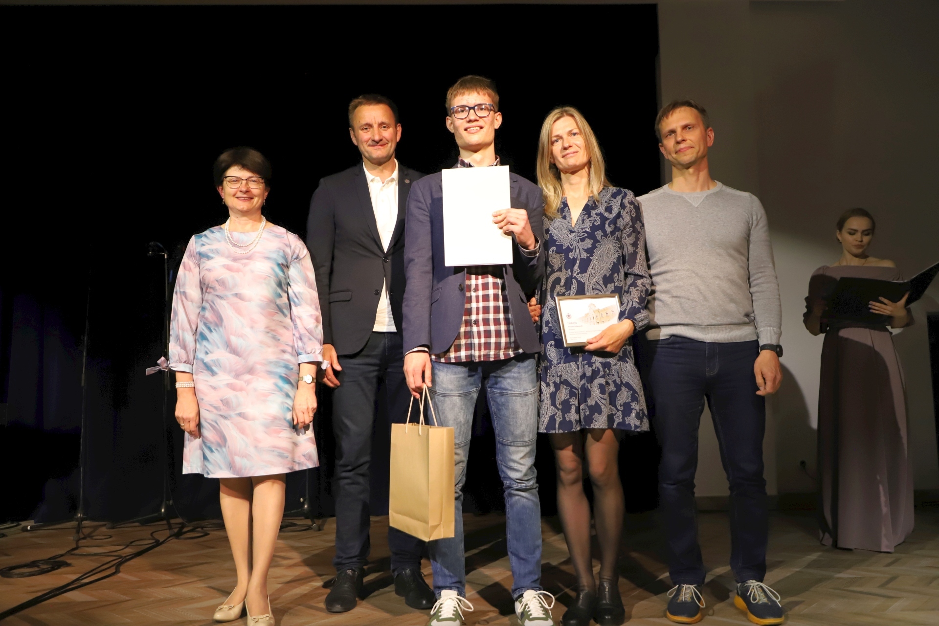Apdovanoti aukščiausių įvertinimų pasiekę Šiaulių mokiniai