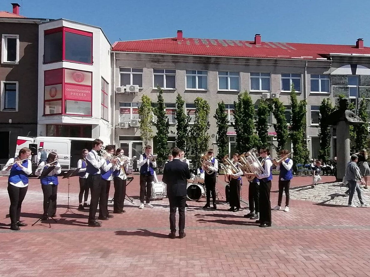 Nuotraukos iš mokyklos archyvo