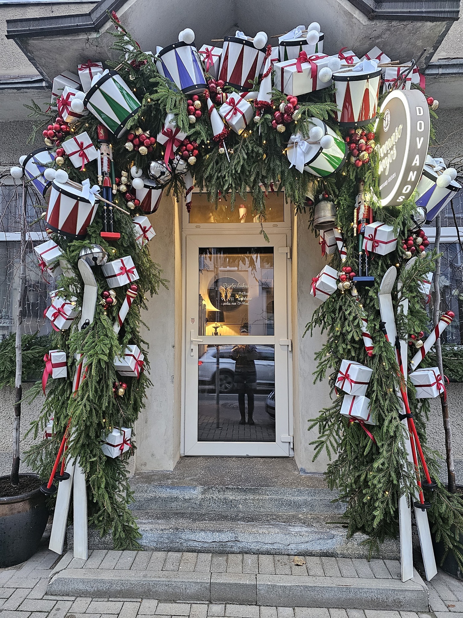 t412405818-751586373681323-1025829207110606470-n