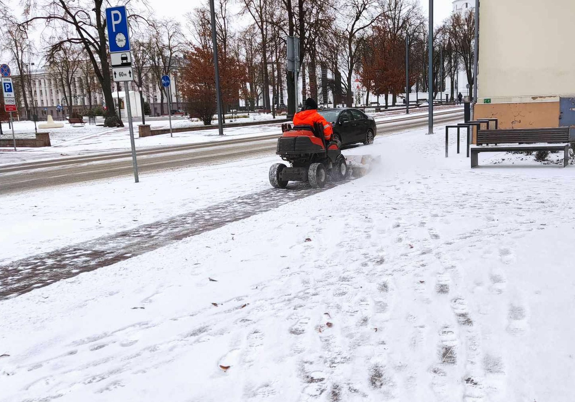 Savivaldybė: miesto gatves ir šaligatvius prižiūrinti įmonė turi pasitempti