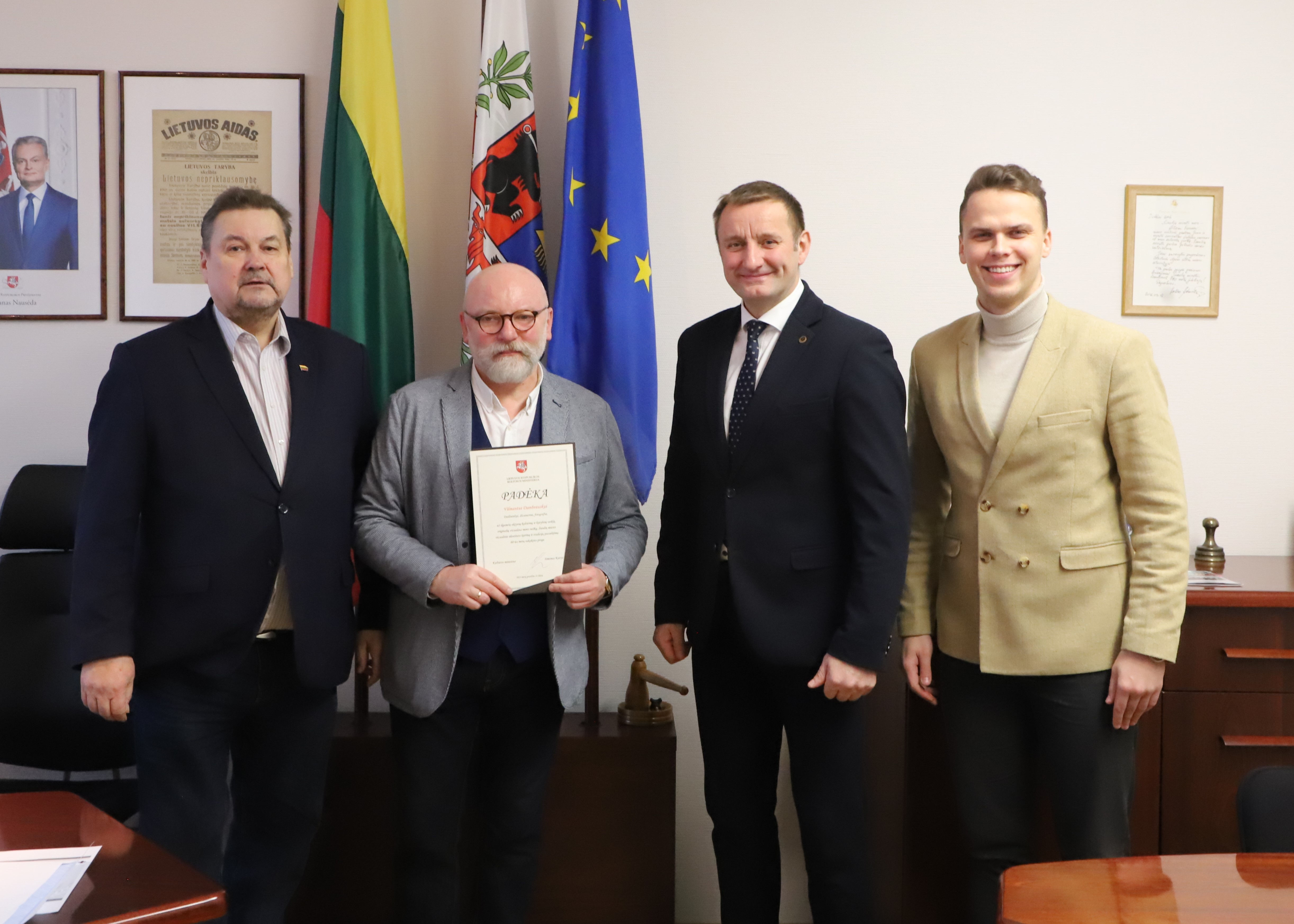 Už ilgametę aktyvią kūrybinę veiklą padėkota Vilmantui Dambrauskui