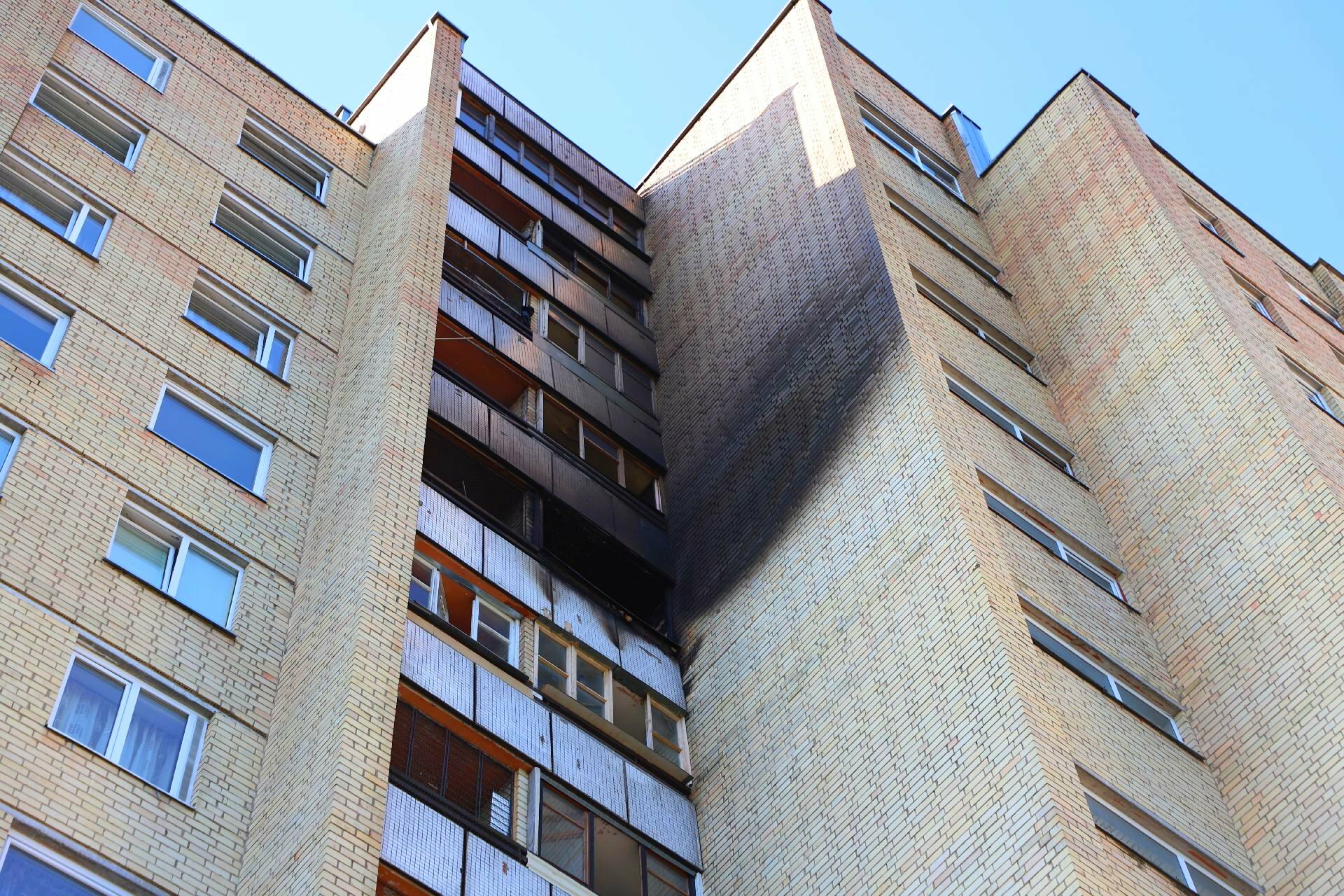 Nagrinėtas trečiasis gaisrą patyrusio daugiabučio gyventojų prašymas