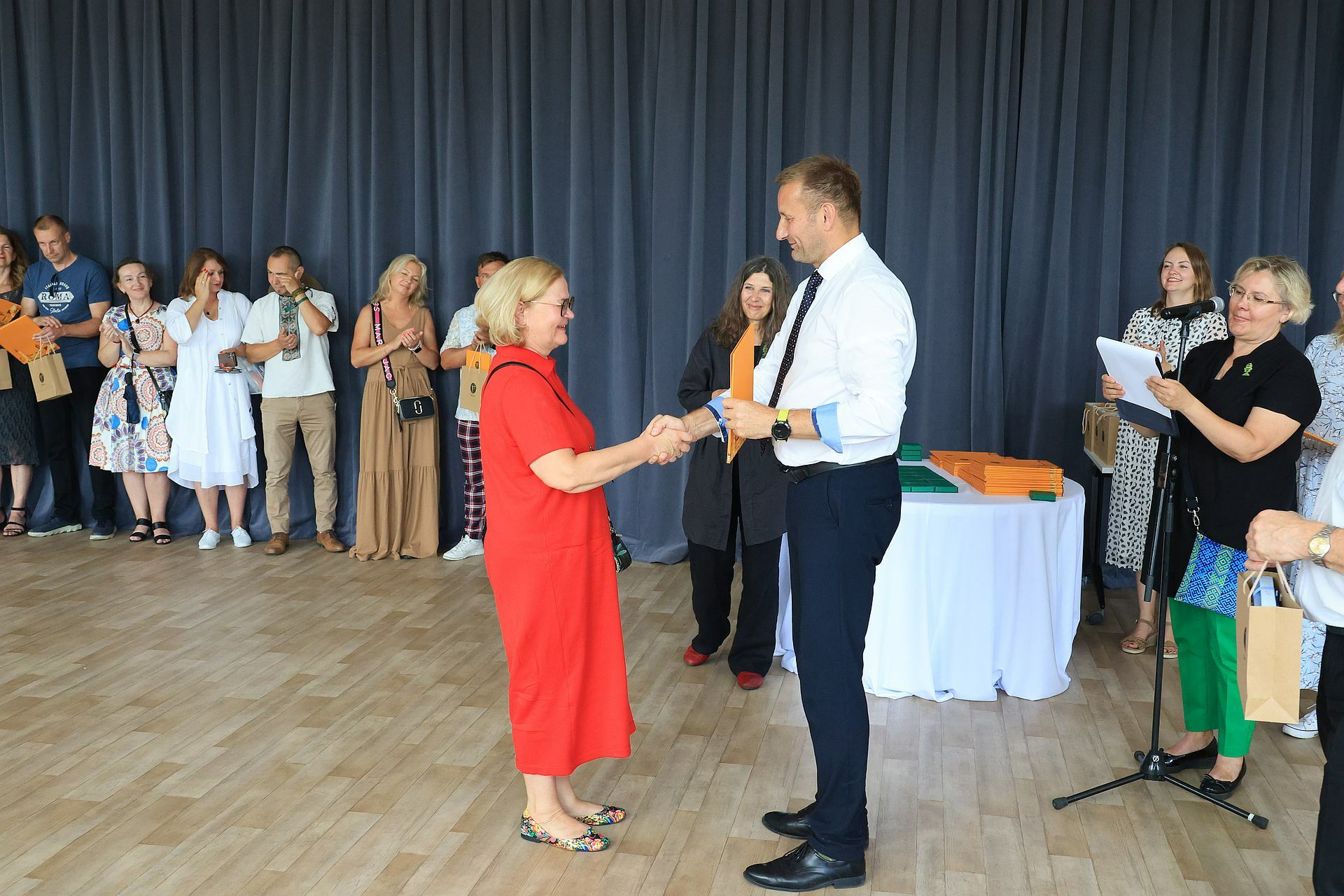 padekosdainusventesdalyviams-16