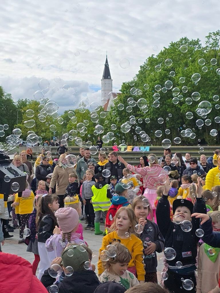 Saulės laikrodžio aikštėje – miesto vaikų šventė „Vaikystės spindulėlis“