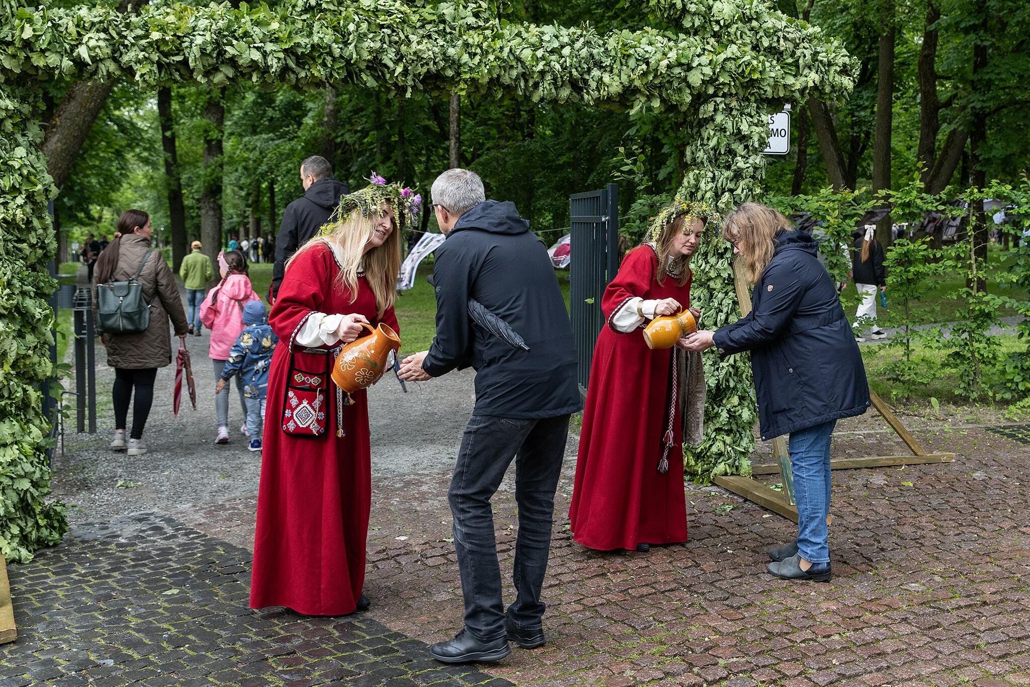 Stichijų magija Joninėse Šiauliuose: miestas virto gyvu patyrimu po atviru dangumi