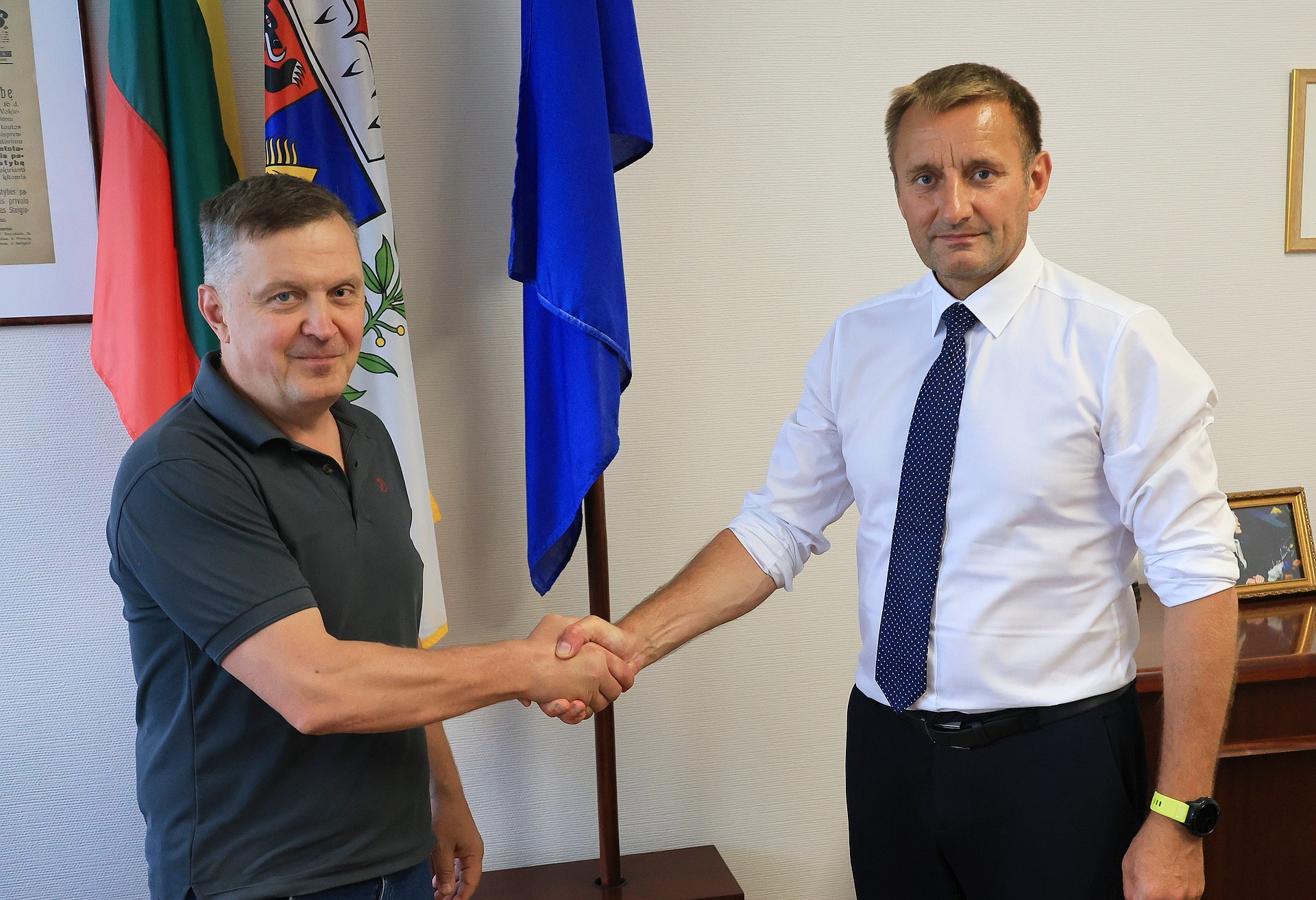 Sprendžiama, kaip nuo žūties apsaugoti didžiuosius apuokus