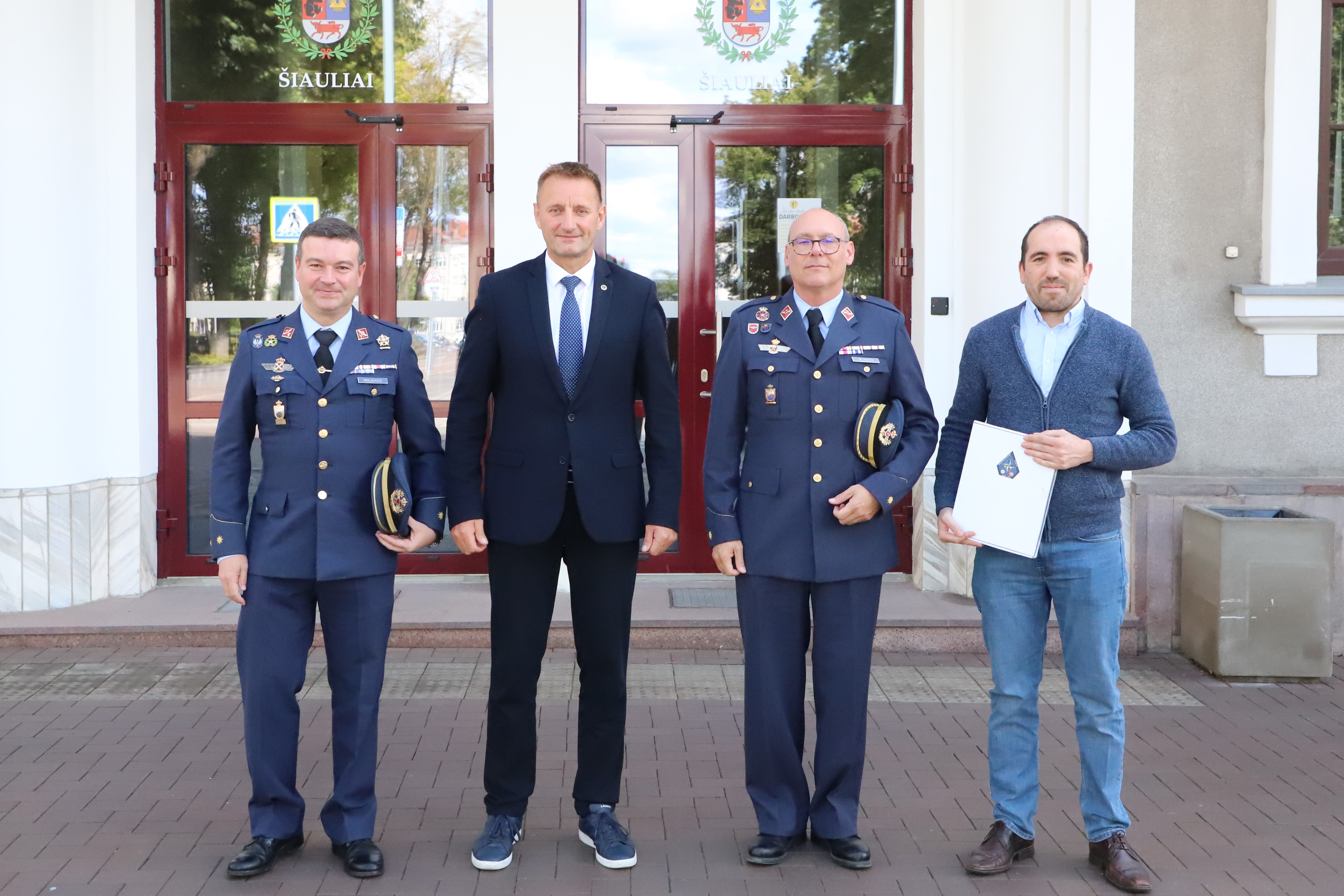 Bendrystė ir saugumas: Šiauliai sveikina NATO...