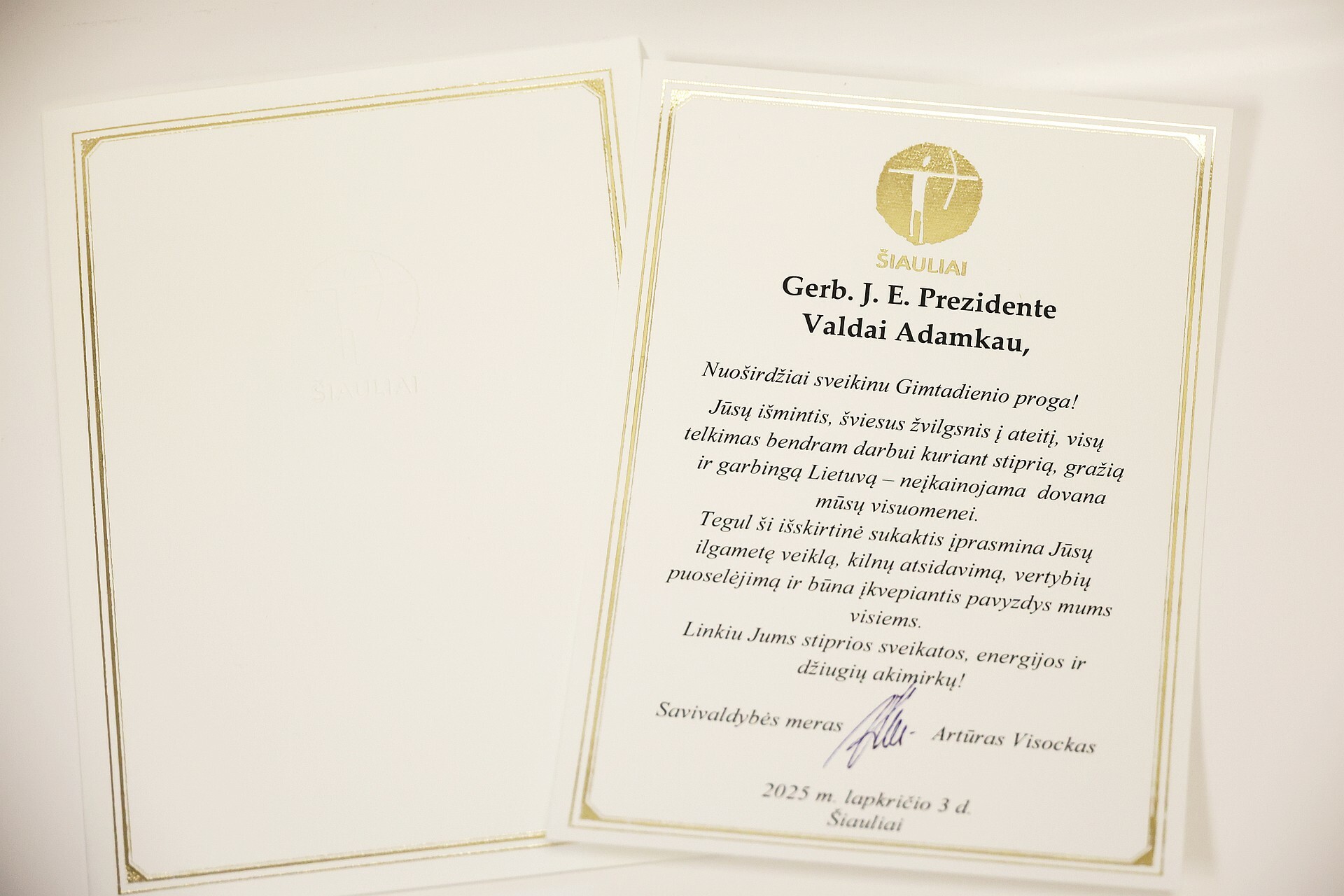 99-ojo gimtadienio proga sveikiname Prezidentą...