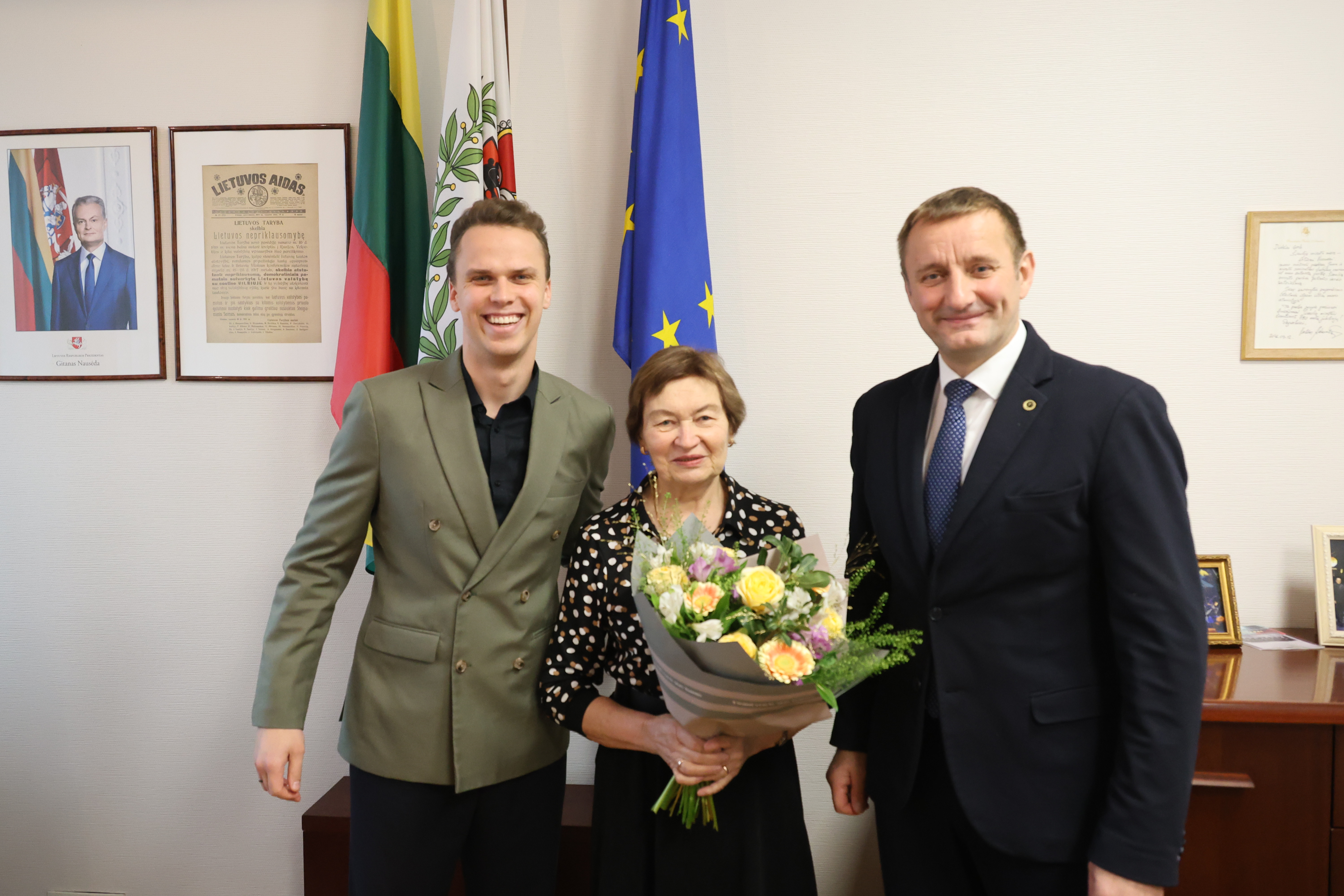 Su 75-uoju jubiliejumi pasveikinta Šiaulių...