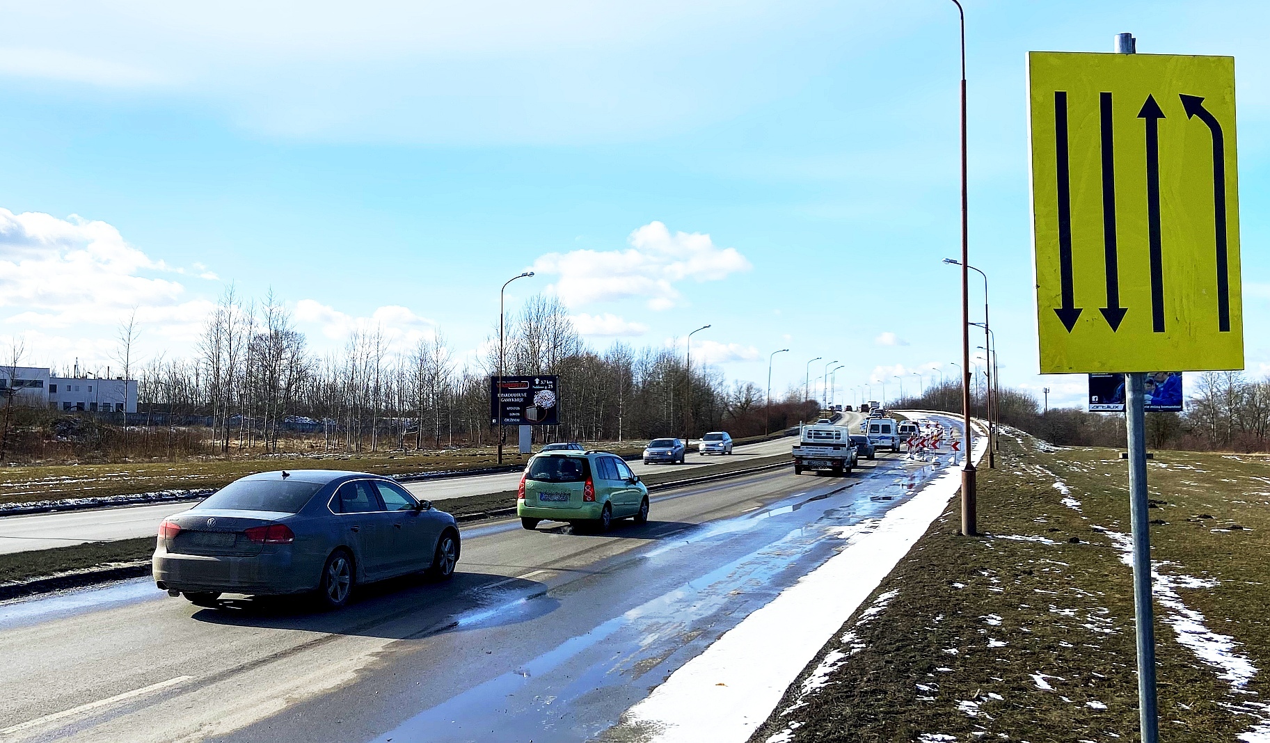 Bus ribojamas eismas Žemaitės gatvės viaduku