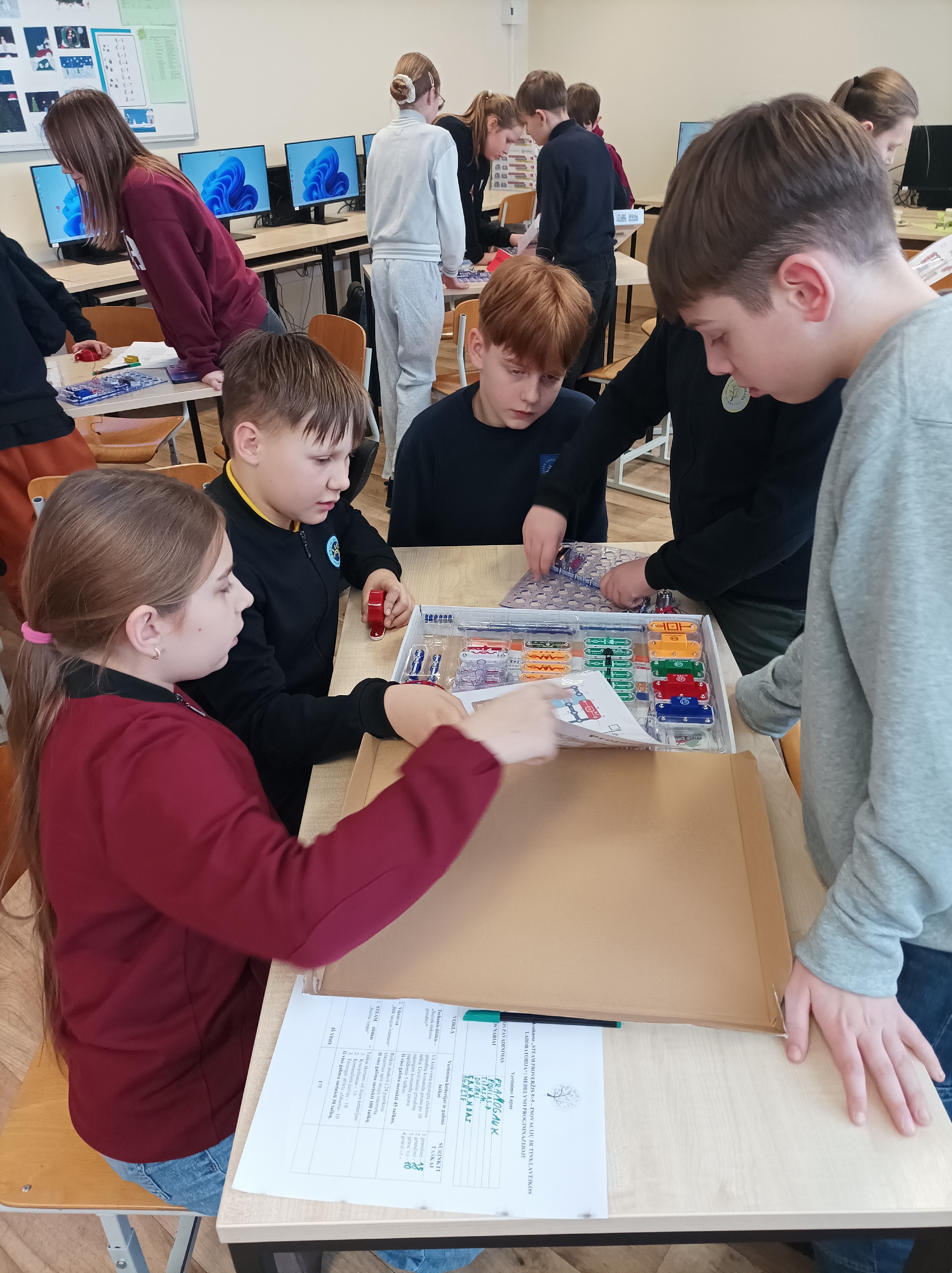 STEAM proveržis jaunųjų kūrėjų rankose