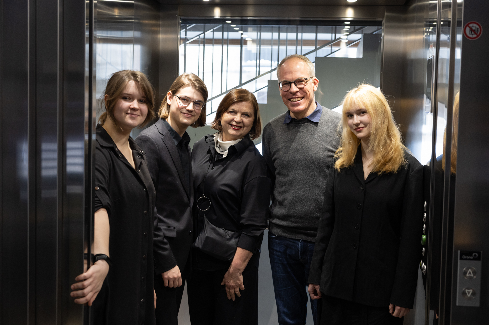 bernhard-ruchti-mokytoja-eksperte-raimonda-sliziene-ir-jos-mokiniai-1