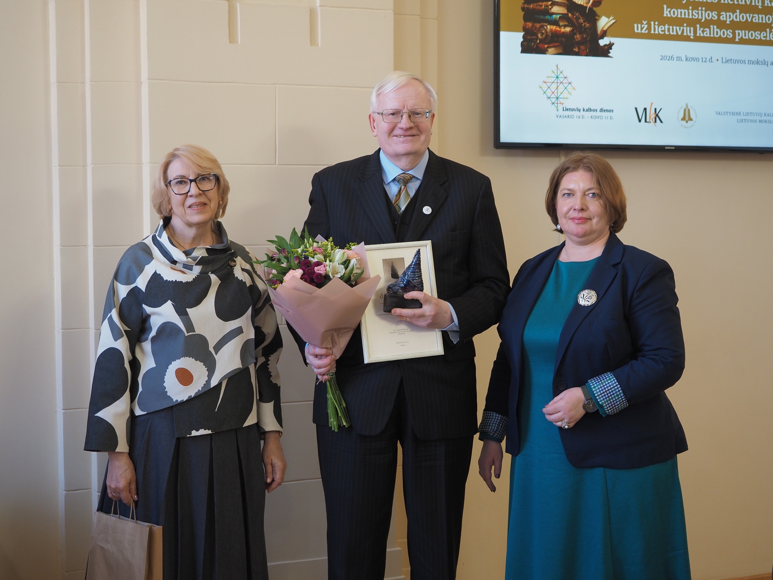 Šiaulių kalbininkui Algirdui Malakauskui...