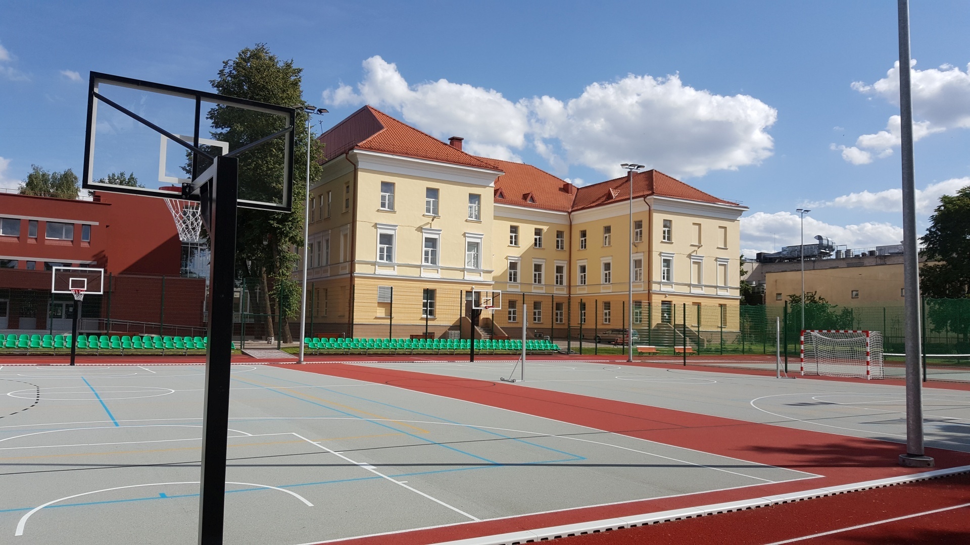 Šiauliai į mokyklų aikštynus investuoja milijonus