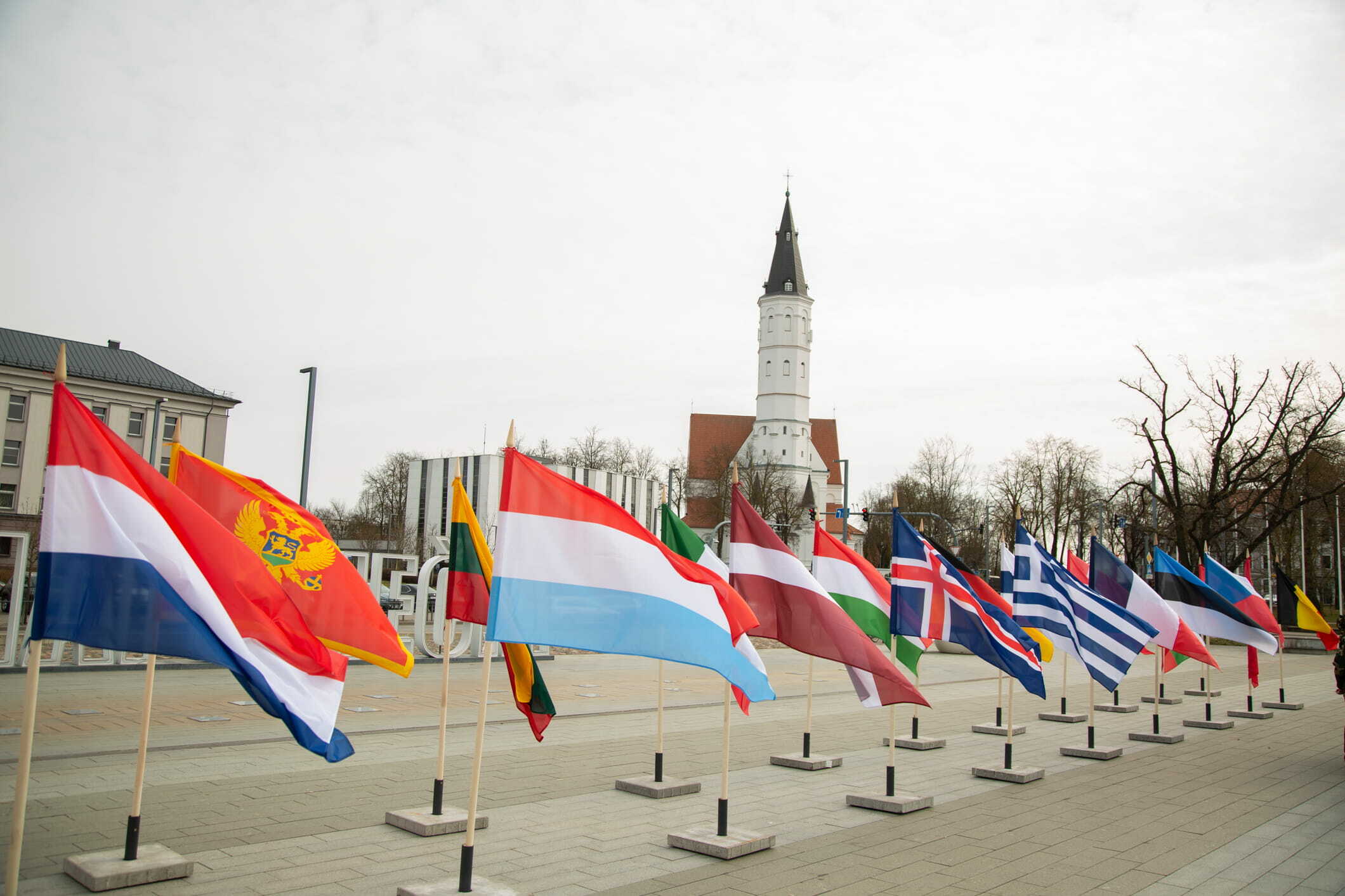 NATO vėliavos pakėlimu Šiauliuose įprasminta...