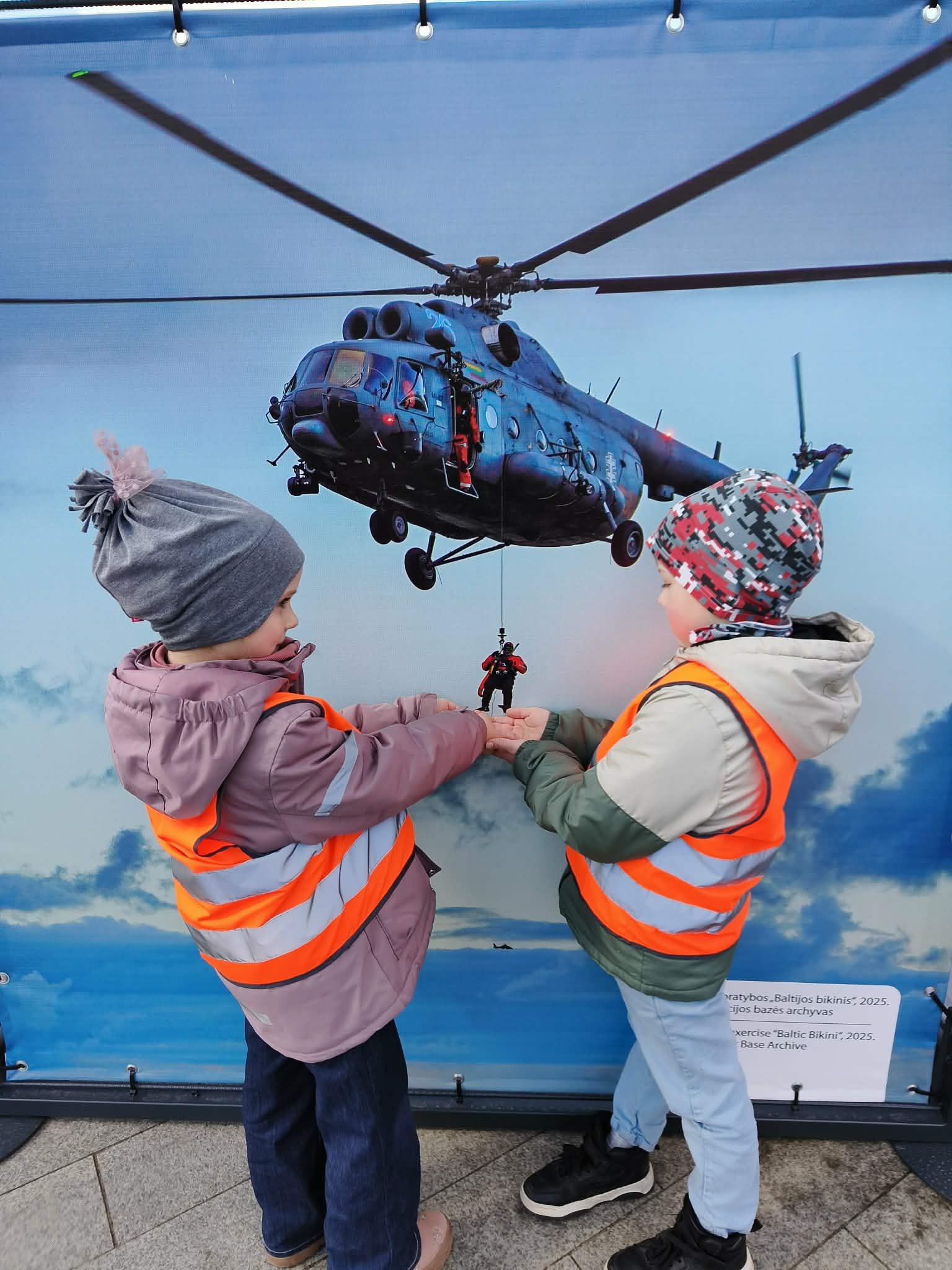 t081b310b-e7d7-4cad-b960-c087a100e1b4