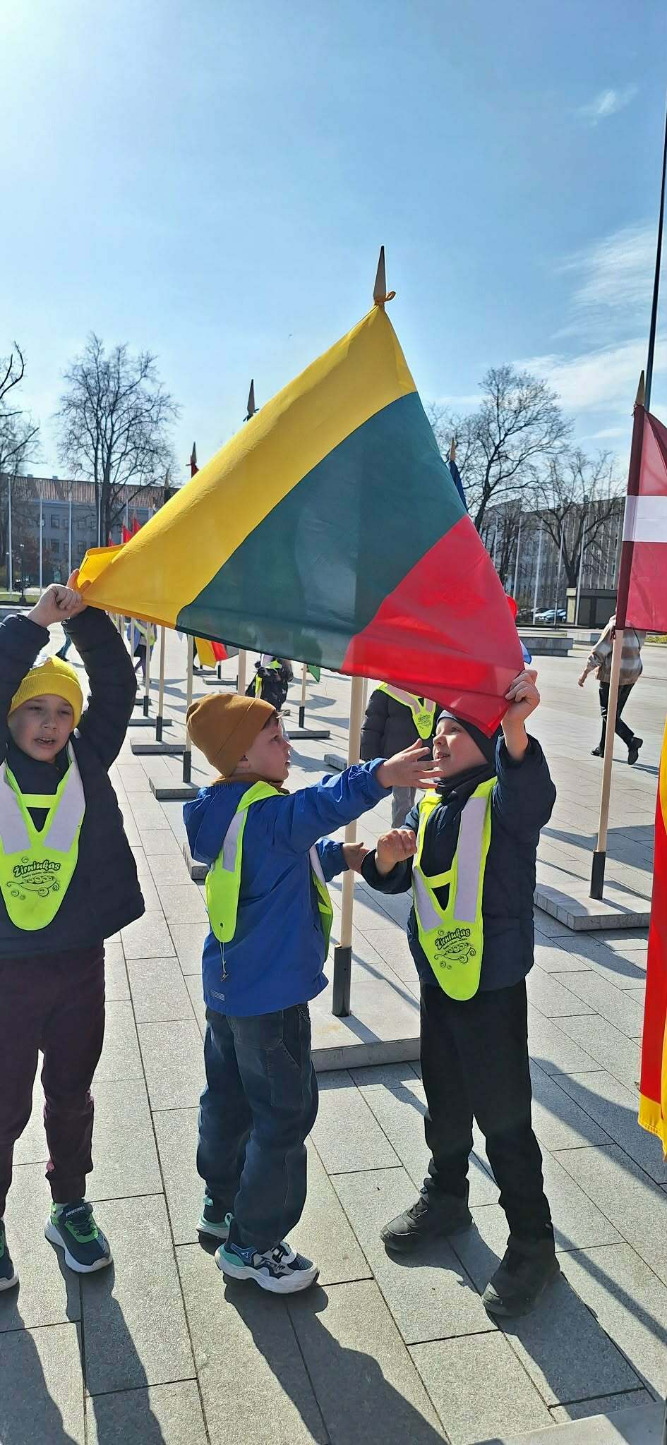 t8db6d70c-67af-4c75-8f22-144081b76e65