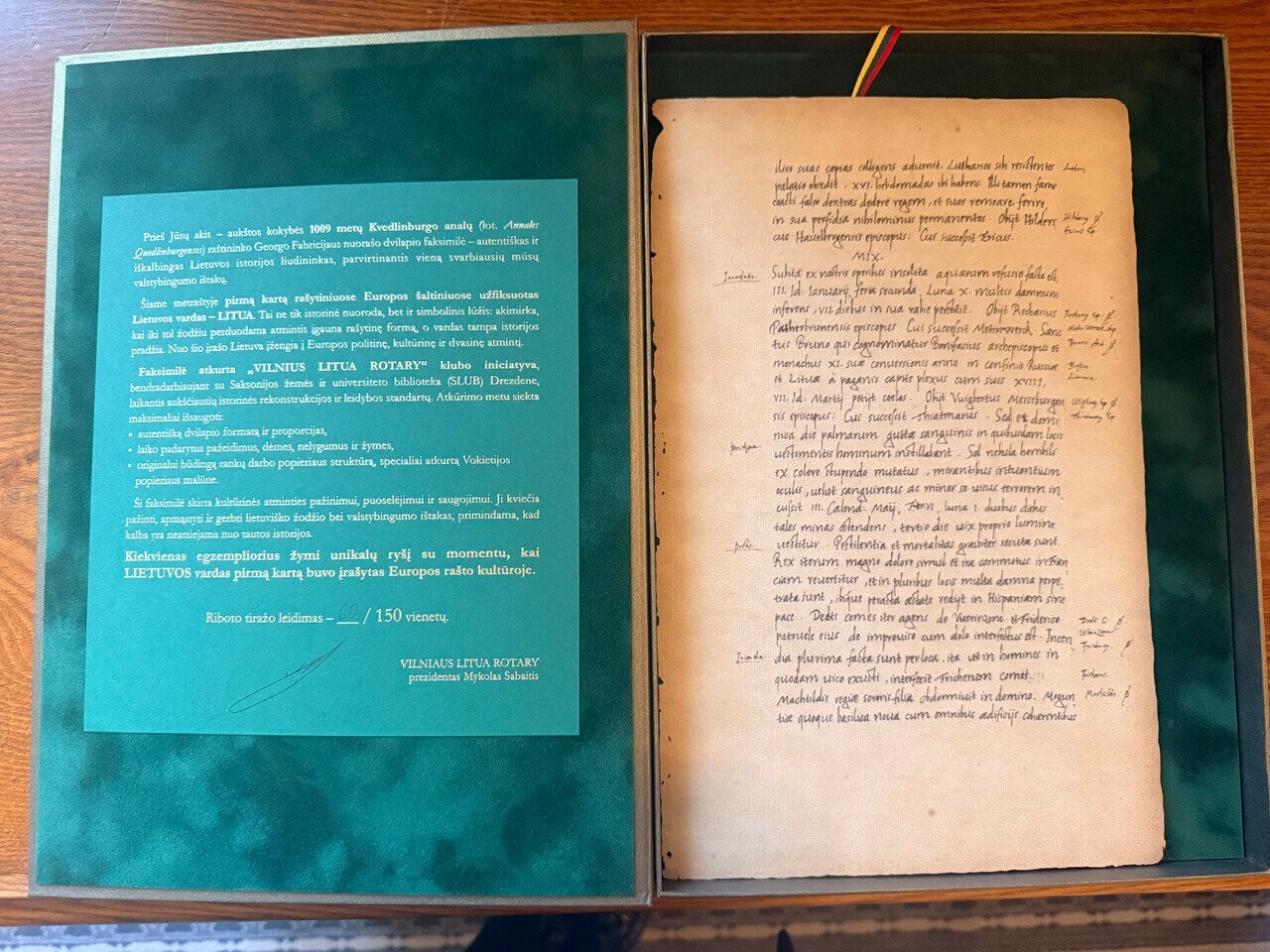 Kvedlinburgo analų faksimilė, žyminti pirmąjį...