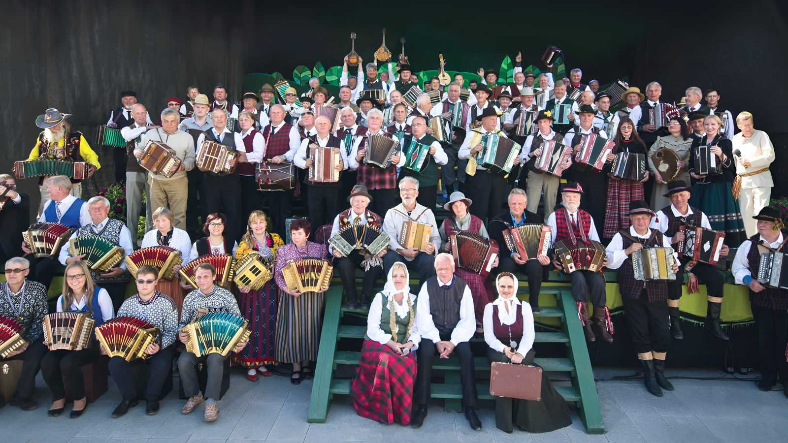 lietuvos-latvijos-ir-estijos-armonikininkai