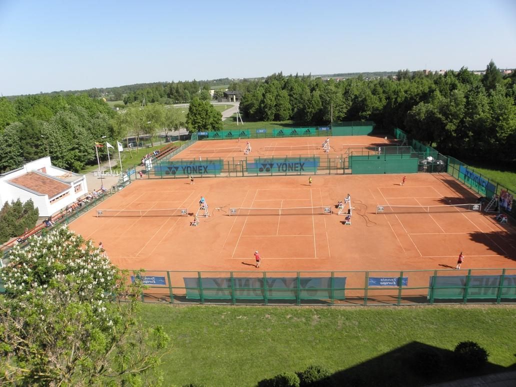 Open tennis courts