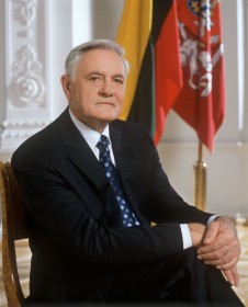 Valdas Adamkus